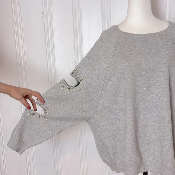 ZARA Oversized Light Gray Cotton Sweater with Pearl Details - Picture 4 of 6